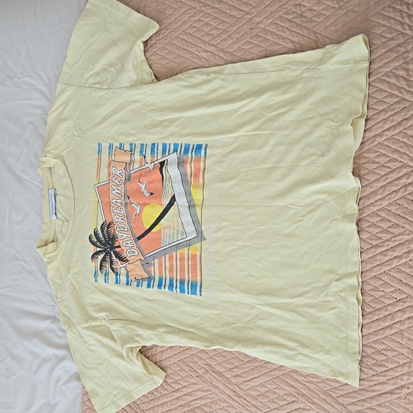 Daydreamer Yellow Graphic Tee permanent vacation palm tree sunset - Picture 2 of 9